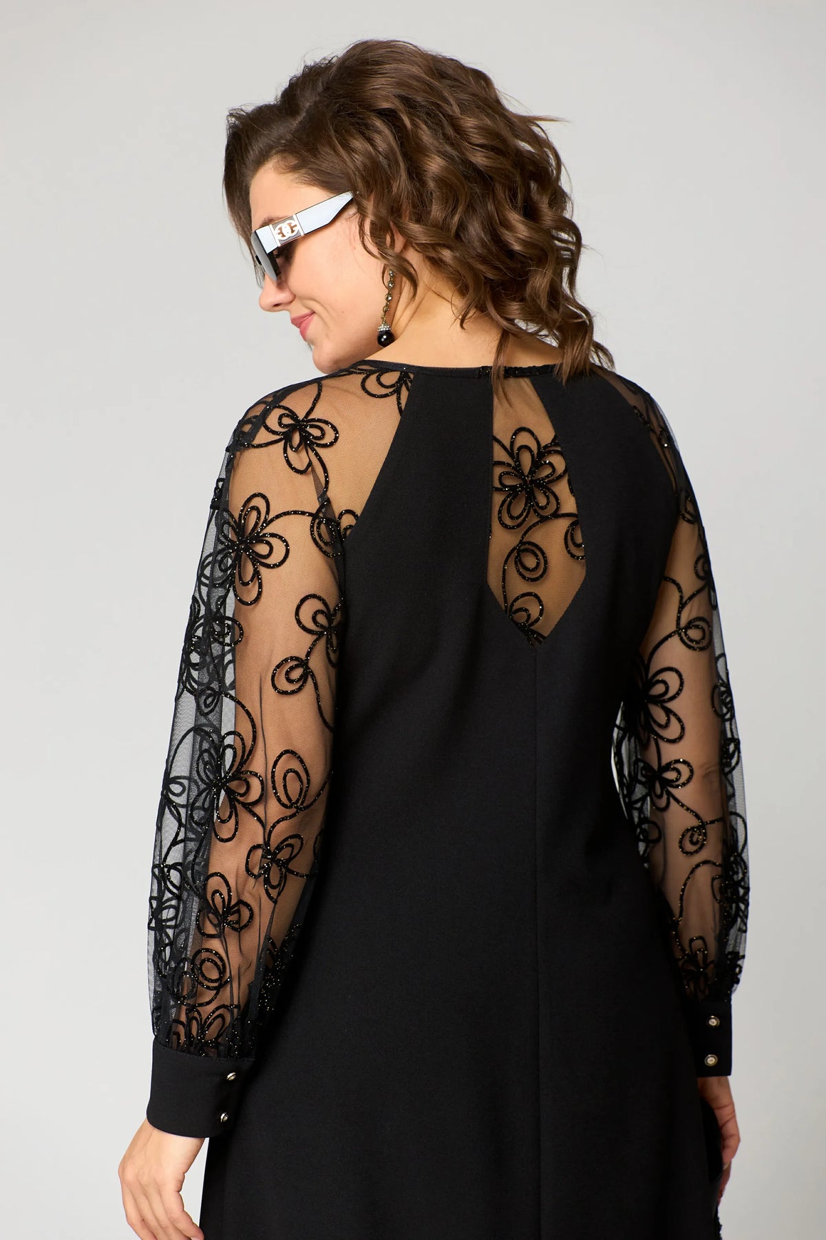 Jane | refined lace midi dress with elegant silhouette