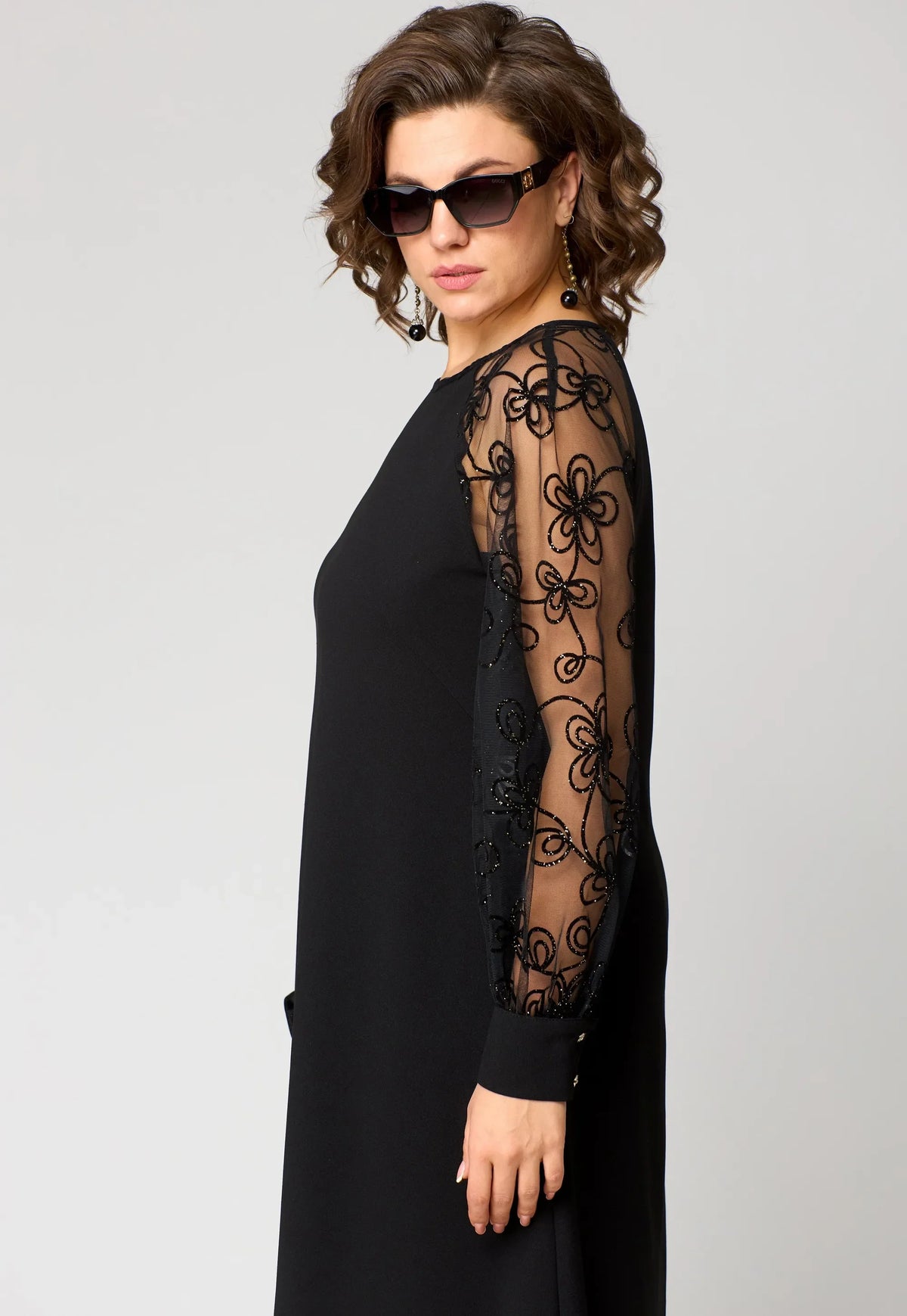 Jane | refined lace midi dress with elegant silhouette