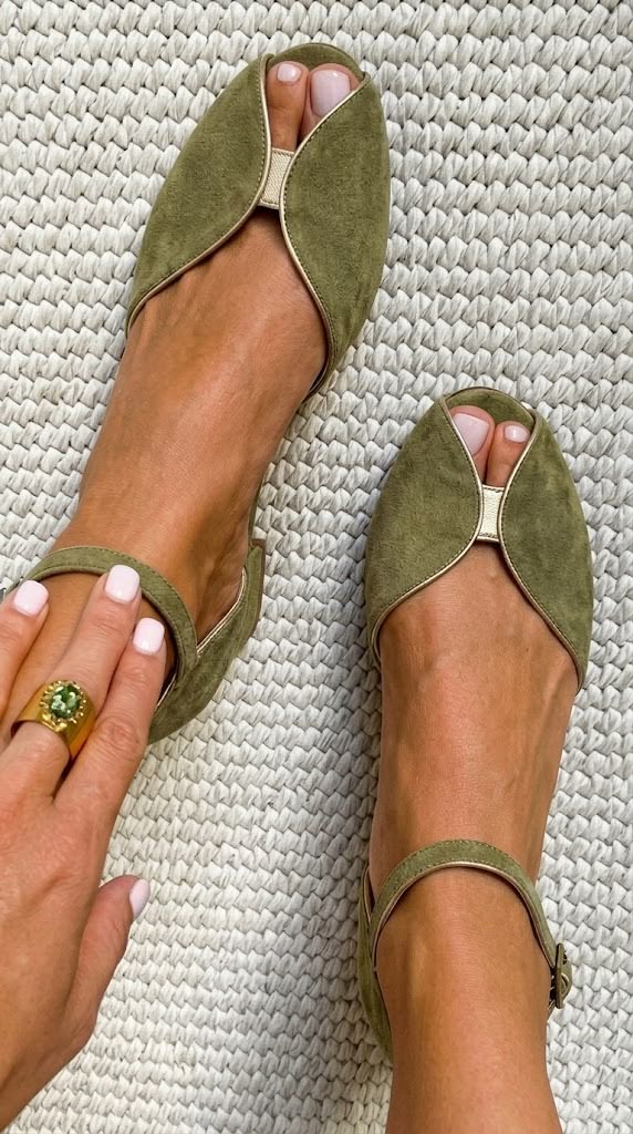 Olivia | Chic Sage Green Sandals