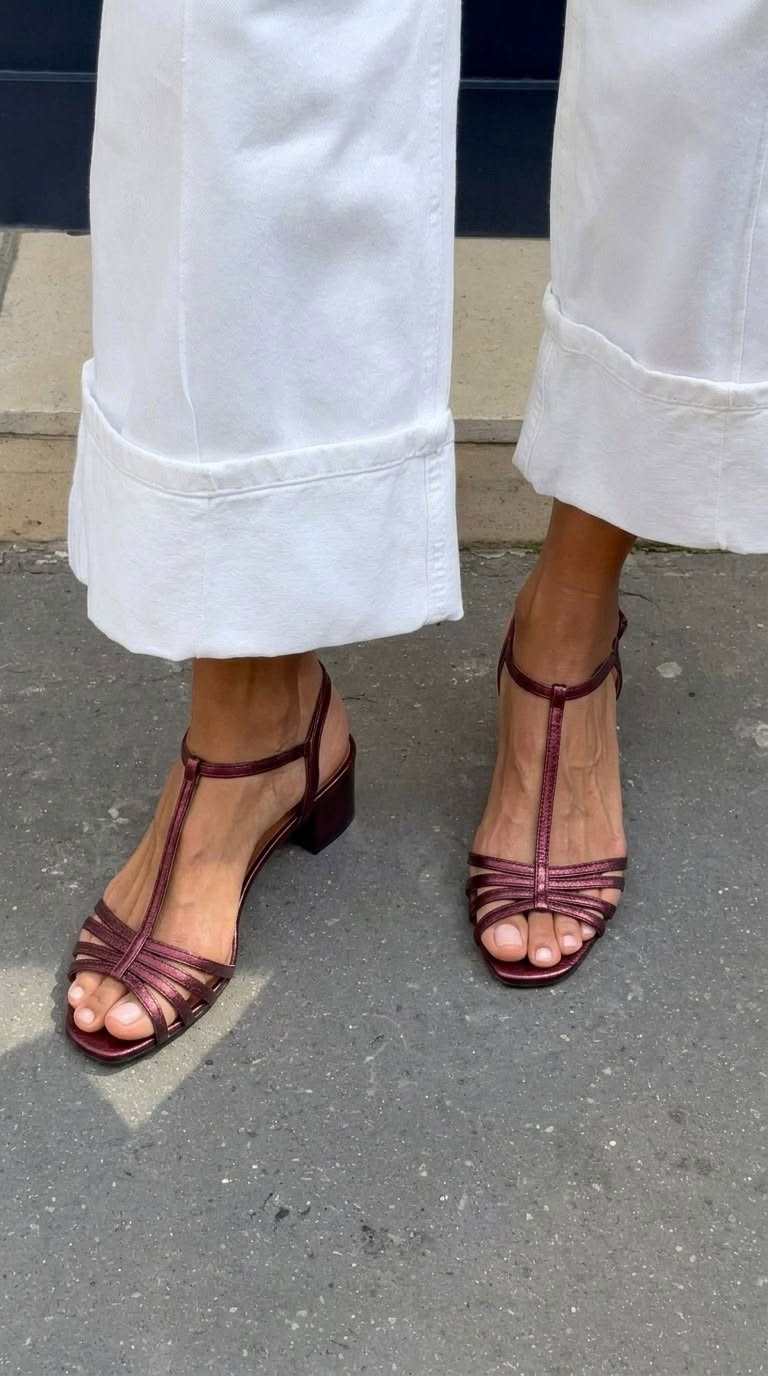 Allegra | Everyday Elegance in Golden Sandals