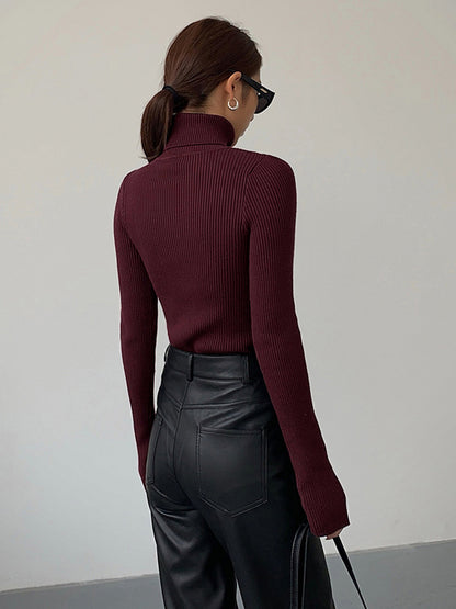Hailey | Chic Minimalist Turtleneck for Winter Style