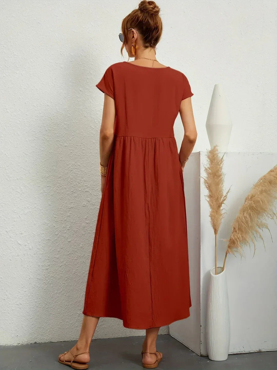 Gabrielle | Timeless flowy midi dress for effortless elegance