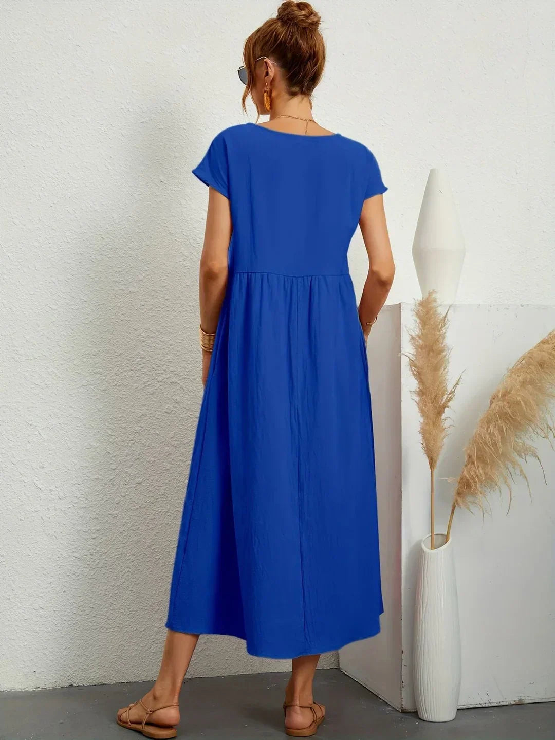 Gabrielle | Timeless flowy midi dress for effortless elegance