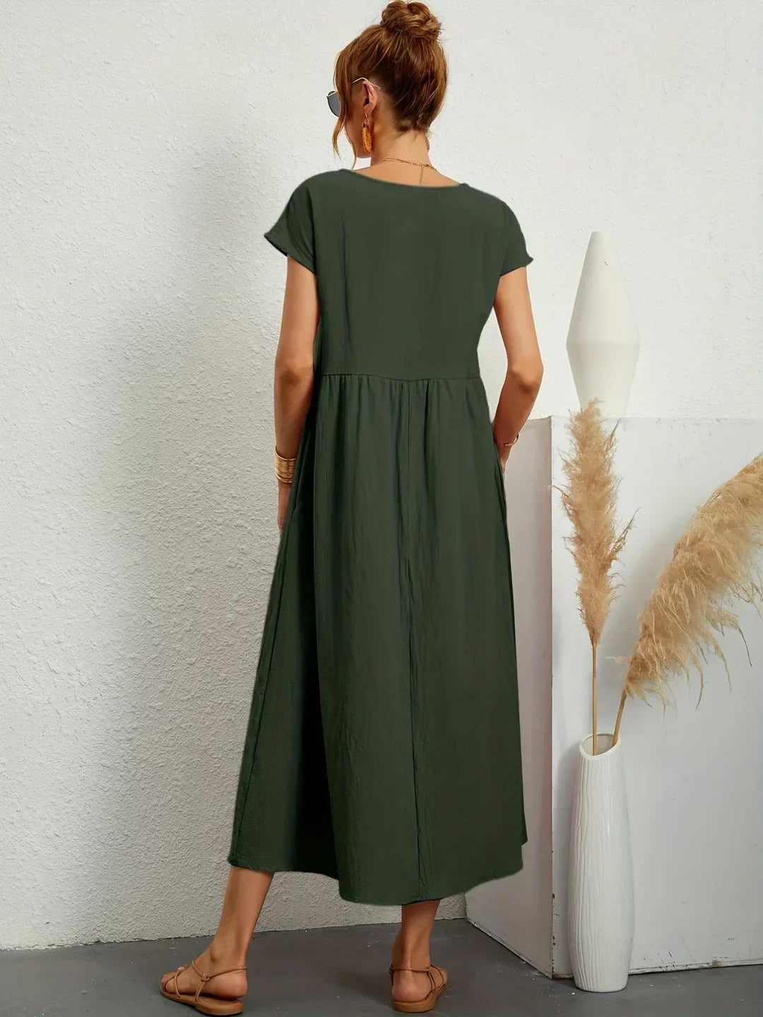 Gabrielle | Timeless flowy midi dress for effortless elegance