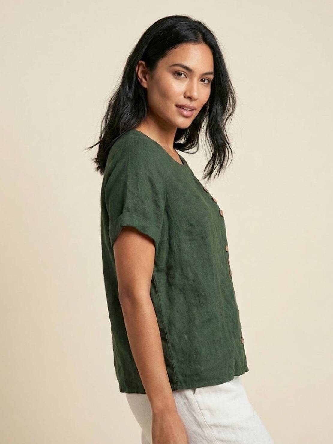 Grace | Effortless Linen Blouse with Chic Button Accents