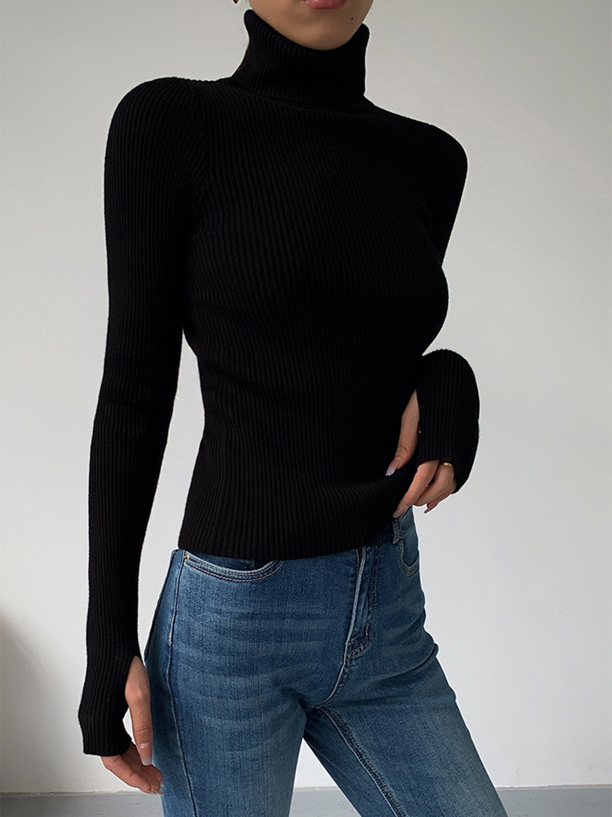 Hailey | Chic Minimalist Turtleneck for Winter Style