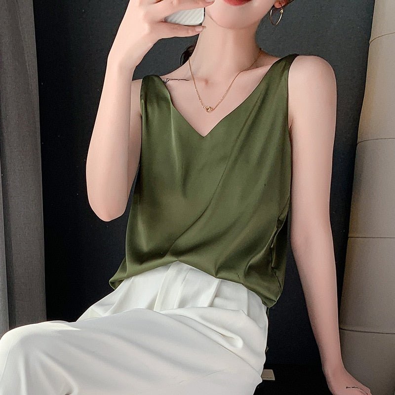 Lily | Luxurious Satin V-Neck Tank for Effortless Style