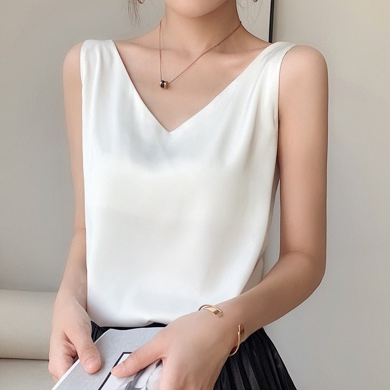 Lily | Luxurious Satin V-Neck Tank for Effortless Style