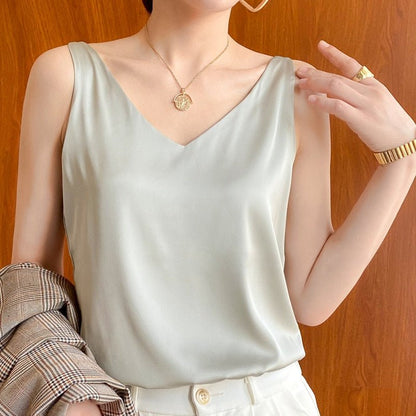 Lily | Luxurious Satin V-Neck Tank for Effortless Style