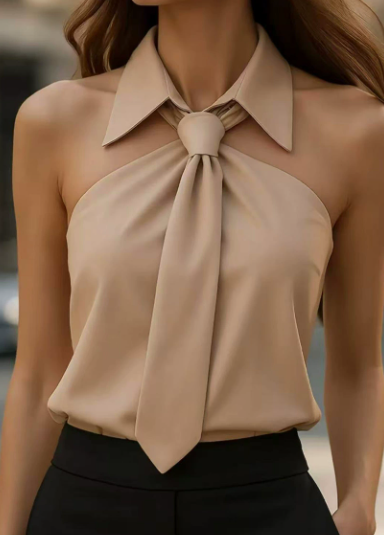 Lily | Chic Halter Blouse with Stylish Contrast