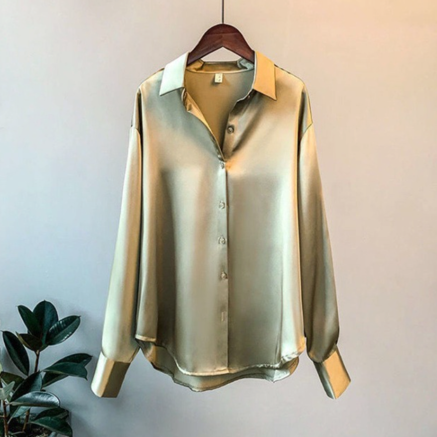 Taylor | Chic Relaxed Fit Blouse with Button Accents
