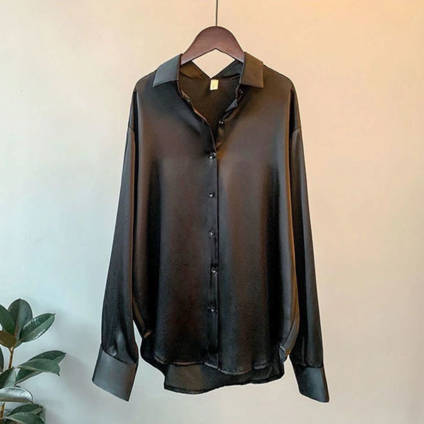 Taylor | Chic Relaxed Fit Blouse with Button Accents